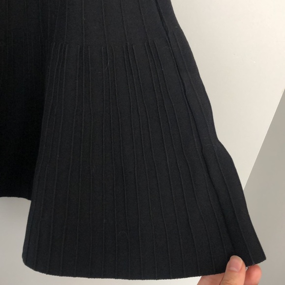 Black Structured Mini Skirt - Picture 2 of 3